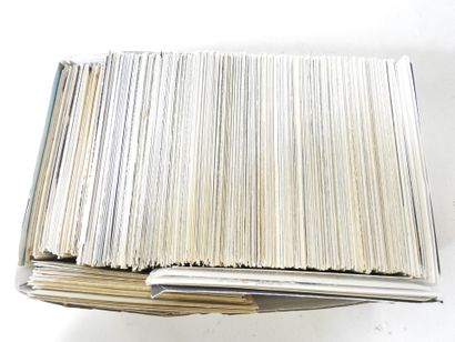 UN CARTON de CPA et CPM dont Art, paysages,...