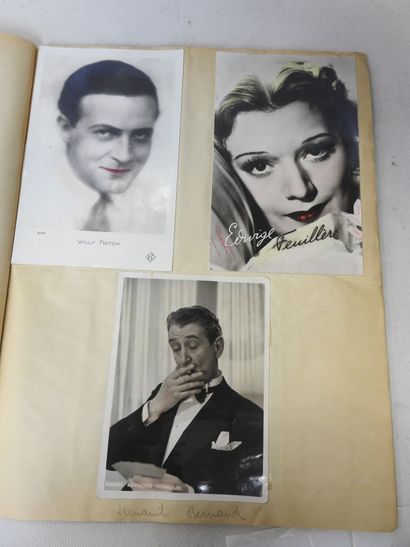 ALBUM Broché de photographies de personnalités...
