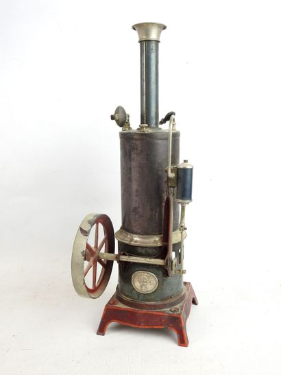 PETITE MACHINE à VAPEUR. Monogramme EP. H...