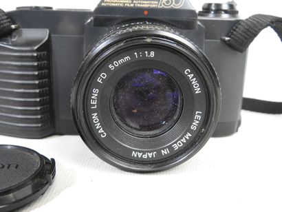 CANON. Appareil photo modèle T50 n°2622810...
