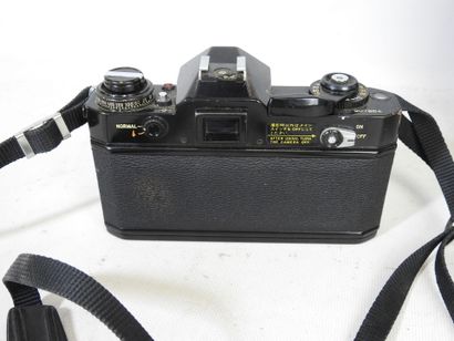 CANON. Appareil photo modèle EF noir n°207854...