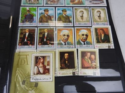 FRANCE - ETRANGER : Deux albums de timbres...