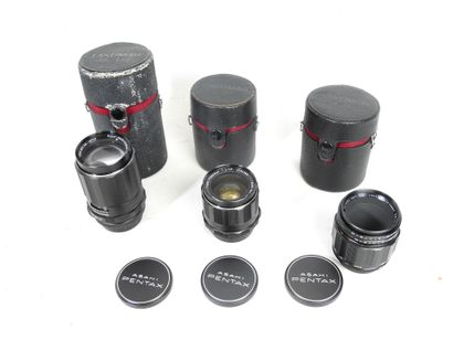 PENTAX. Trois objectifs :
- Macro-Takumar...