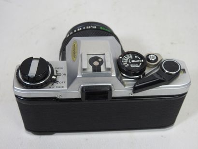 OLYMPUS : Appareil photo modèle OM 10 N°...