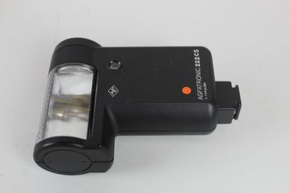 Lot de dix FLASHS : PENTAX, AGFATRONIC, CHINON,...