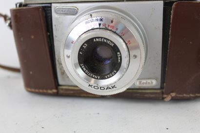 Trois Appareils KODAK : un PONYFlash avec...