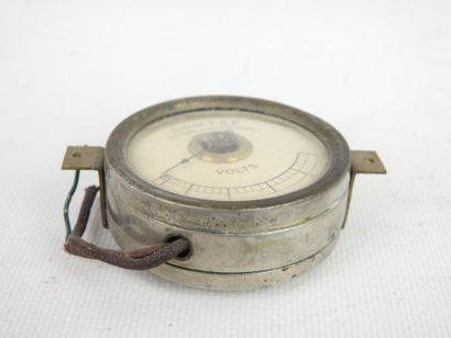 VOLTMETRE Spécial T.S.F à faible consommation...