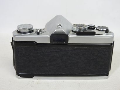 OLYMPUS : Appareil photo modèle OM-1, N°1237817....