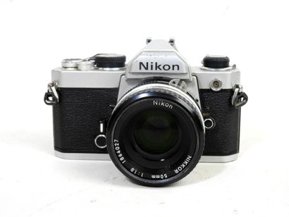 NIKON : Appareil photo modèle FM, N° FM 3022514...