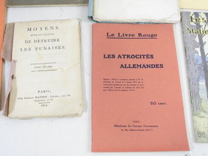 LOT DE DIX brochés : A la mémoire de Robert...