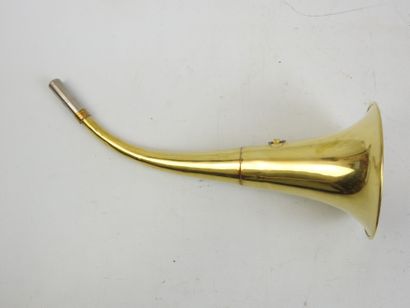 Pibole de chasse en laiton. 36 cm