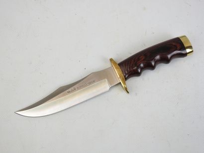 MUELA : Couteau de chasse manche bois. Avec...
