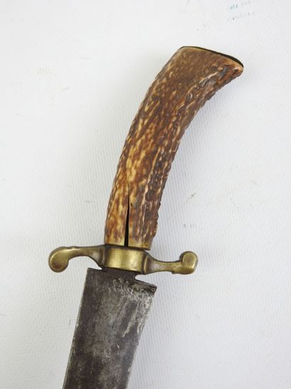 Couteau de chasse, fusée en bois de cerf,...
