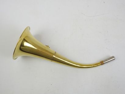Pibole de chasse en laiton. 36 cm