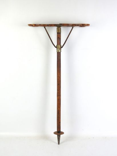 Siège de battue pliant. L.90 cm. Usures
