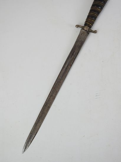 Couteau de vénerie, fusée en corne torsadée,...