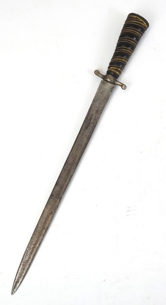 Couteau de vénerie, fusée en corne torsadée,...