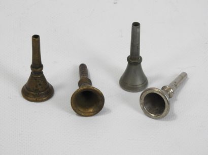 QUATRE EMBOUCHURES de trompe de chasse anciennes...