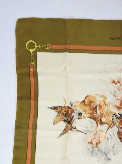 CARRE DE SOIE à décor de setters et de bécasses....