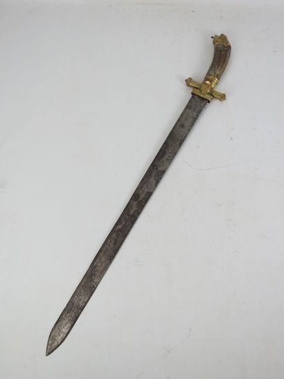 Couteau de vènerie, fusée en bois de cerf,...
