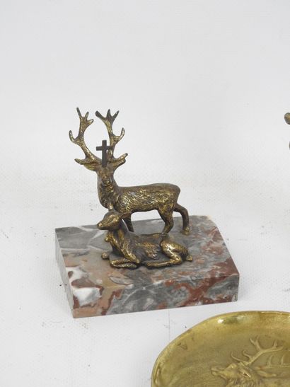 QUATRE SUJETS en bronze et laiton figurant...