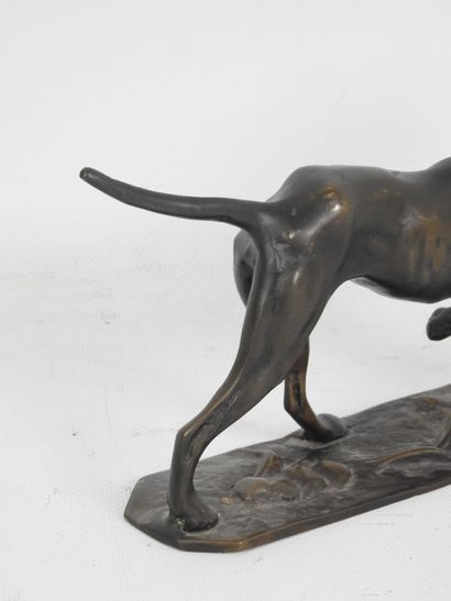 Ecole du XXe siècle : Chien à l'arrêt. Sujet...