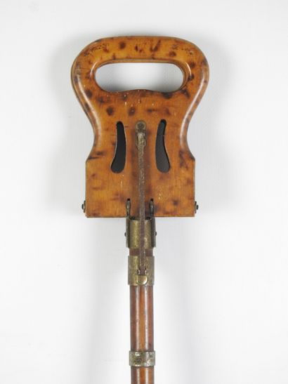 Siège de battue pliant. L.90 cm. Usures