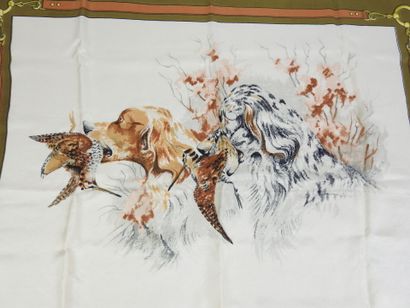 CARRE DE SOIE à décor de setters et de bécasses....