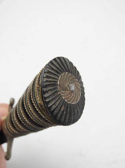 Couteau de vénerie, fusée en corne torsadée,...