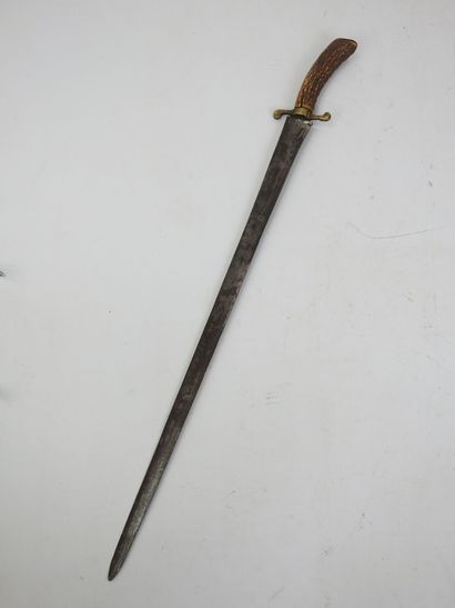 Couteau de chasse, fusée en bois de cerf,...
