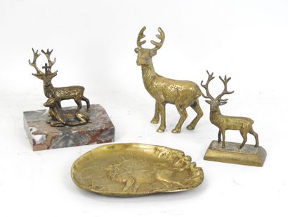 QUATRE SUJETS en bronze et laiton figurant...