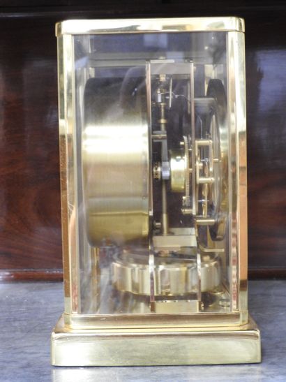 JAEGER LECOULTRE : Pendule modèle Atmos en...