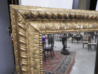 GRAND MIROIR de forme rectangulaire en bois...