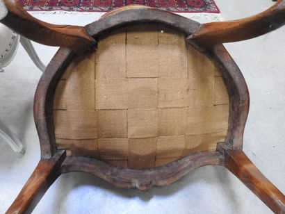 PAIRE DE FAUTEUILS cabriolet en bois naturel...
