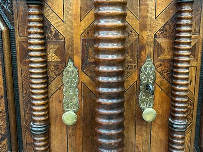 Importante ARMOIRE en bois naturel, bois...