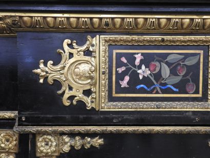 RARE MEUBLE A HAUTEUR D'APPUI en placage...