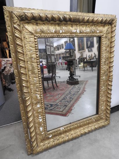 GRAND MIROIR de forme rectangulaire en bois...