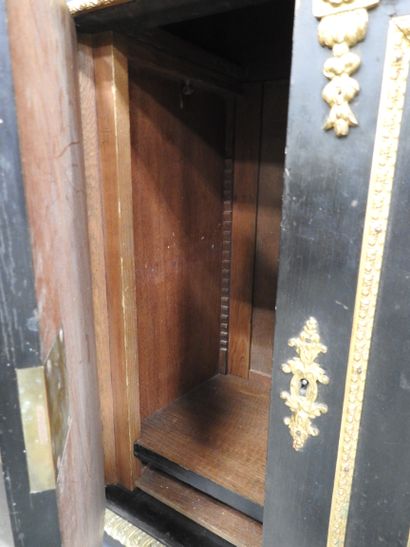 RARE MEUBLE A HAUTEUR D'APPUI en placage...