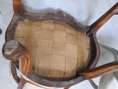 PAIRE DE FAUTEUILS cabriolet en bois naturel...
