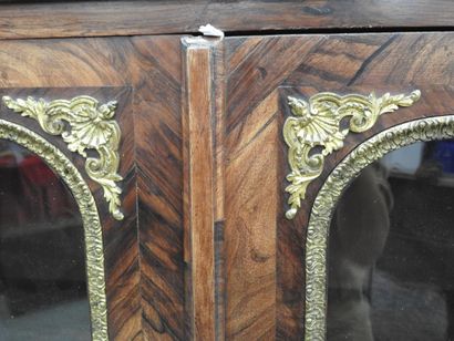 BIBLIOTHEQUE en placage de bois de violette...