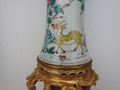 CHINE : Deux vases montés pouvant former...