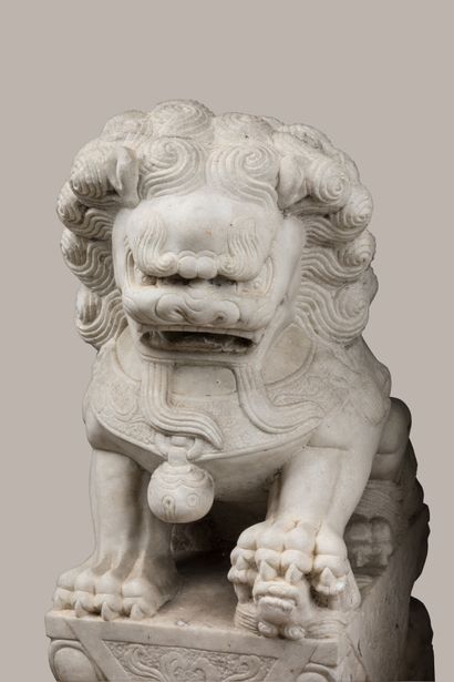 CHINA: Pair of Fö ball dogs in richly carved...
