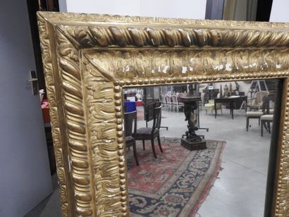 GRAND MIROIR de forme rectangulaire en bois...