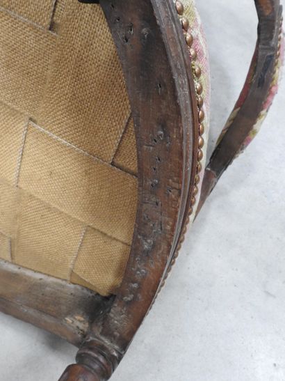 PAIR OF ARMCHAIRS in molded and carved natural...