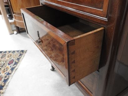 Mahogany and mahogany veneer BARBIERE, opening...