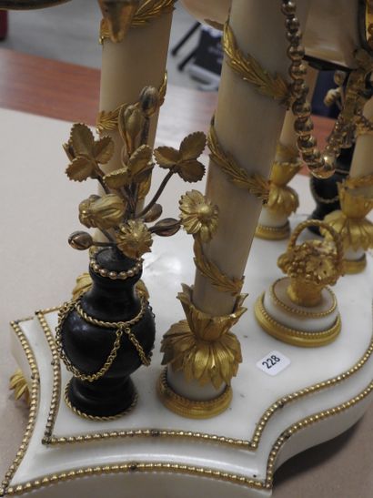 PENDULE PORTIQUE in white marble and gilt...