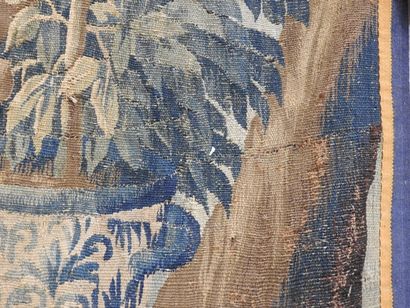 AUBUSSON : Tapisserie en laine à décor d'une...