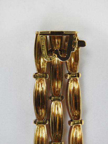 TIFFANY & CO: Three-row articulated bracelet...
