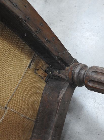 PAIR OF ARMCHAIRS in molded and carved natural...