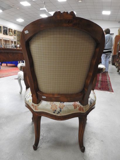PAIRE DE FAUTEUILS cabriolet en bois naturel...